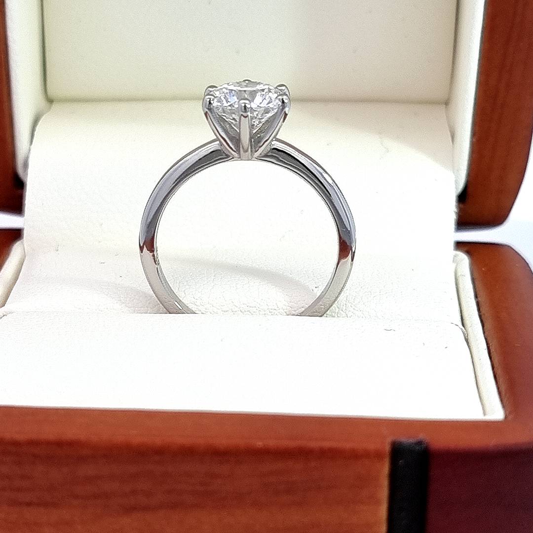 IGI, D/VVS2, 1.58 Carat Round Cut Diamond & Platinum Engagement Ring! Lab Grown!