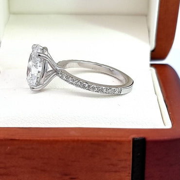 $12.25K Value - IGI Certified, 3.54 Carat E/VVS2, Oval Cut LG Diamond Engagement Ring!