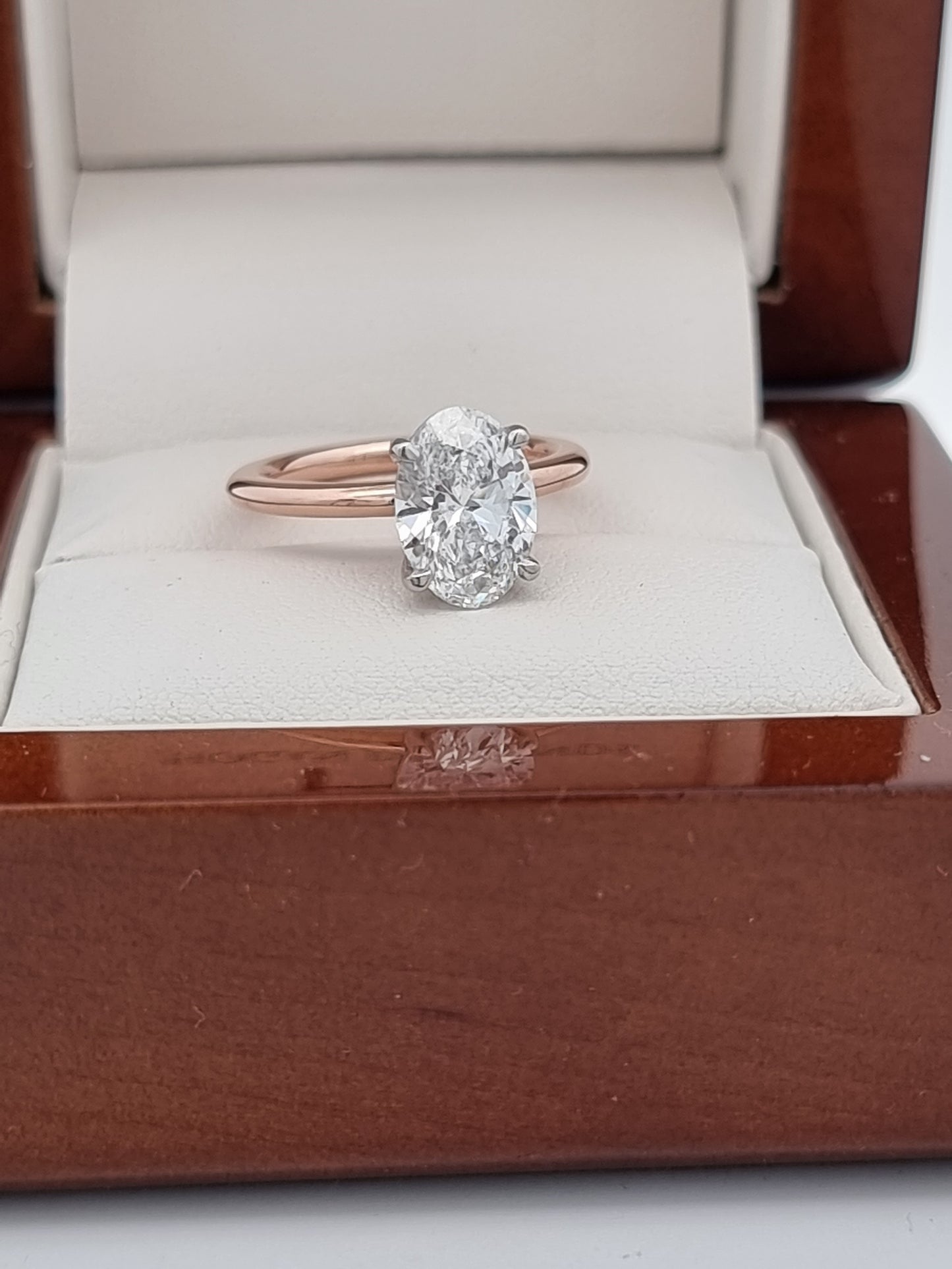 $50K+ Value! GIA Certified - 100% NATURAL 2.02 Carat Oval Cut Diamond Ring. E Colour!