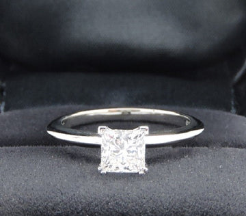 Stunning Tiffany & Co Platinum Engagement Ring!