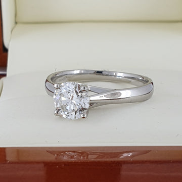 1 Carat Diamond & Platinum Engagement Ring