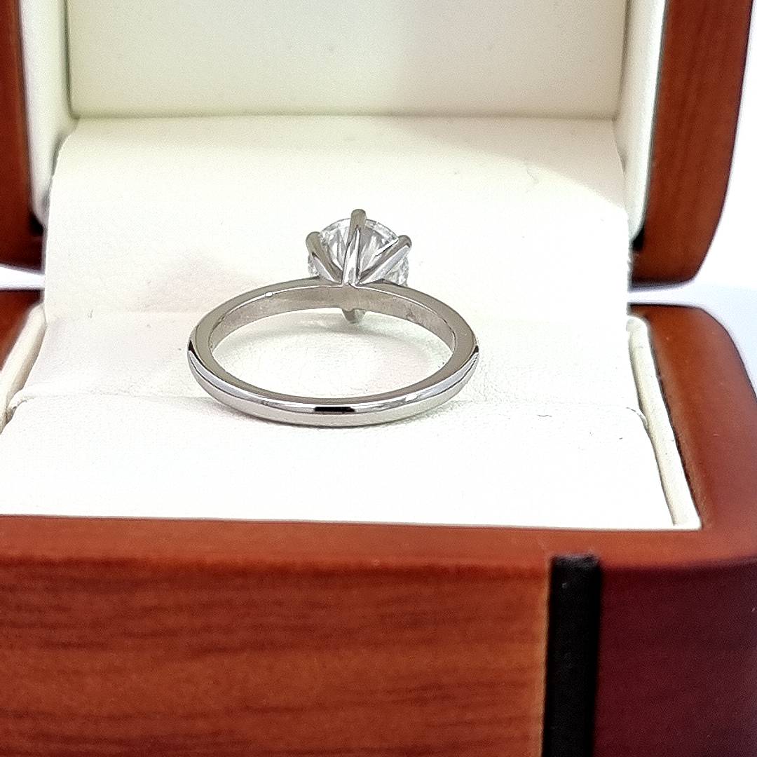 IGI, D/VVS2, 1.58 Carat Round Cut Diamond & Platinum Engagement Ring! Lab Grown!