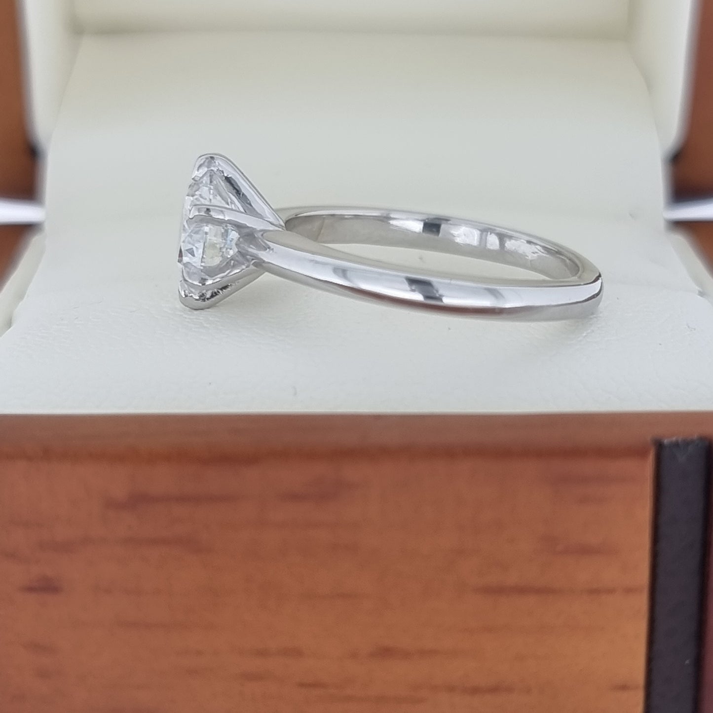 D/VVS2, 1.35 Carat Diamond Engagement Ring! Lab Grown!