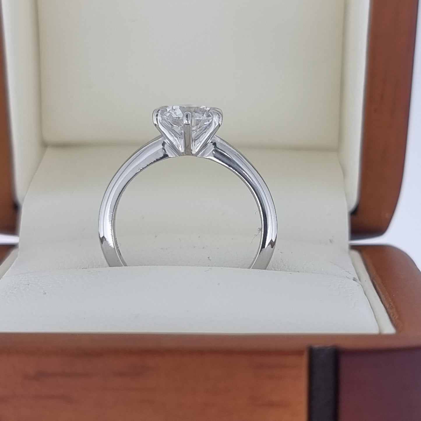 D/VVS2, 1.35 Carat Diamond Engagement Ring! Lab Grown!