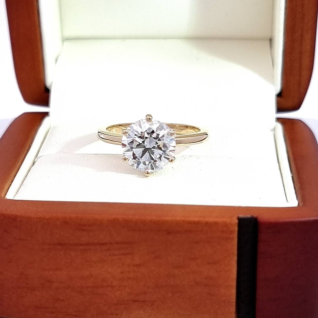 $8.75K Value - IGI Certified, 2.60 Carat D/VVS2, Round Cut LG Diamond Engagement Ring!
