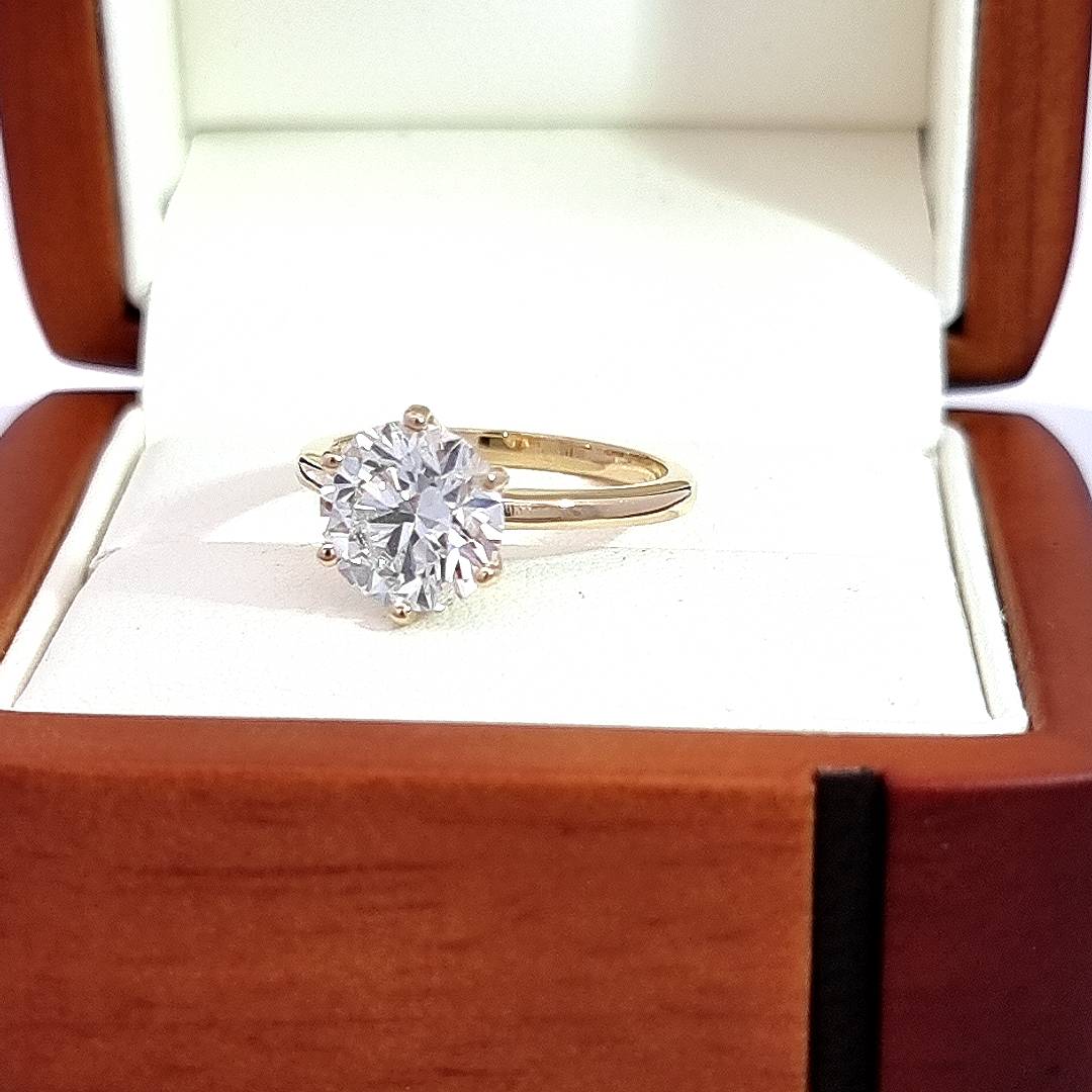 $8.75K Value - IGI Certified, 2.60 Carat D/VVS2, Round Cut LG Diamond Engagement Ring!