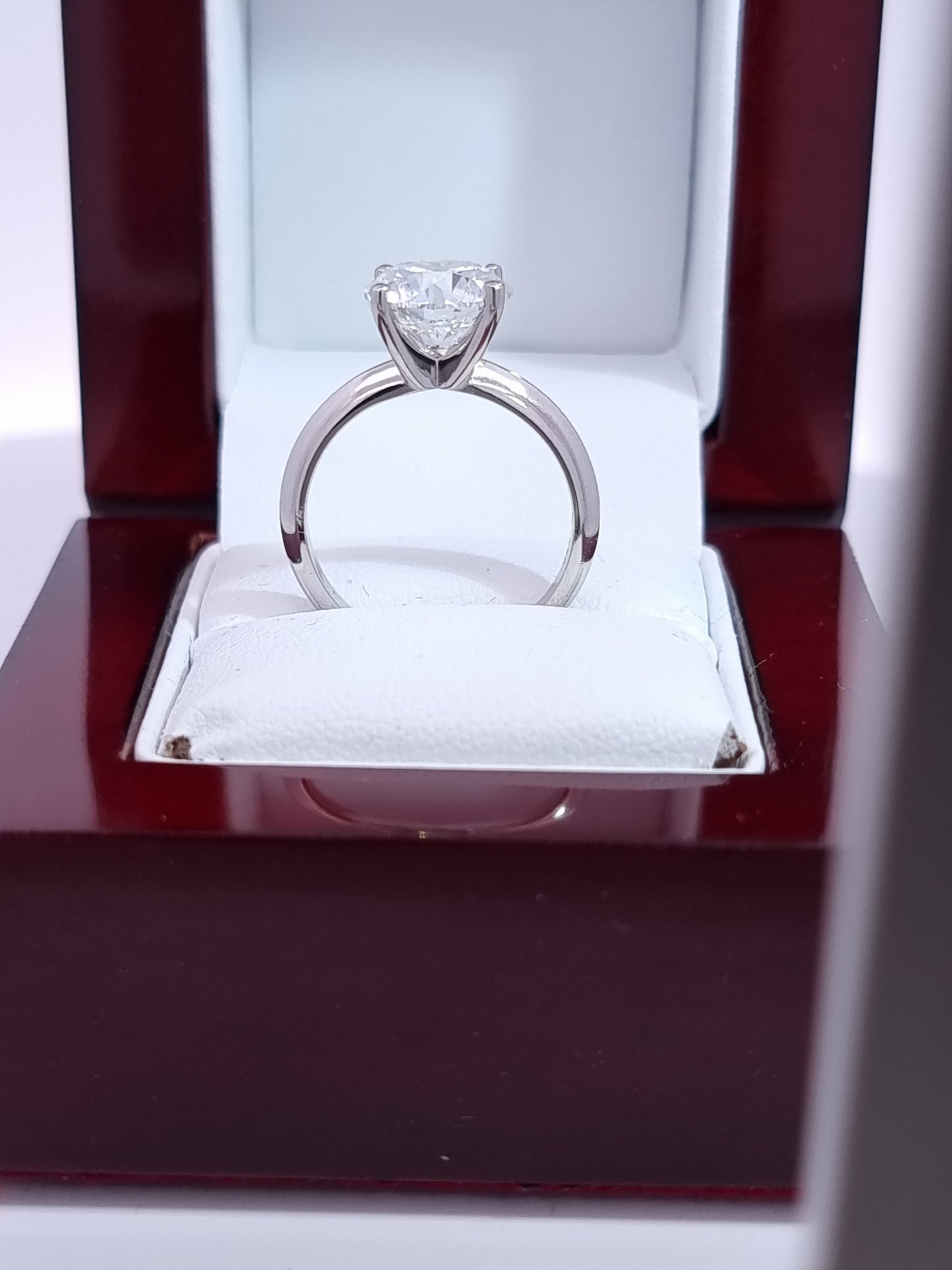 Stunning IGI, 2.67 Carat, E/VS1, 'IDEAL' Cut Diamond & Platinum Engagement Ring.