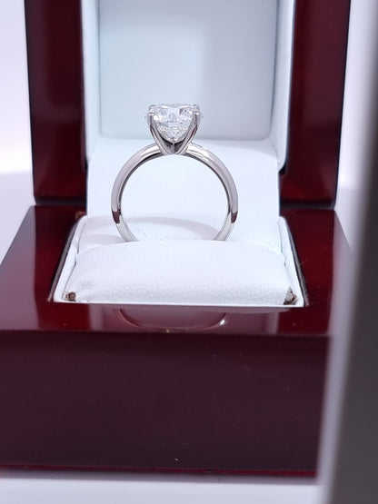 Stunning IGI, 2.67 Carat, E/VS1, 'IDEAL' Cut Diamond & Platinum Engagement Ring.