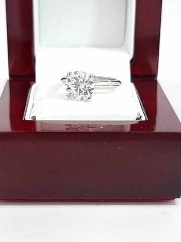 Stunning IGI, 2.67 Carat, E/VS1, 'IDEAL' Cut Diamond & Platinum Engagement Ring.