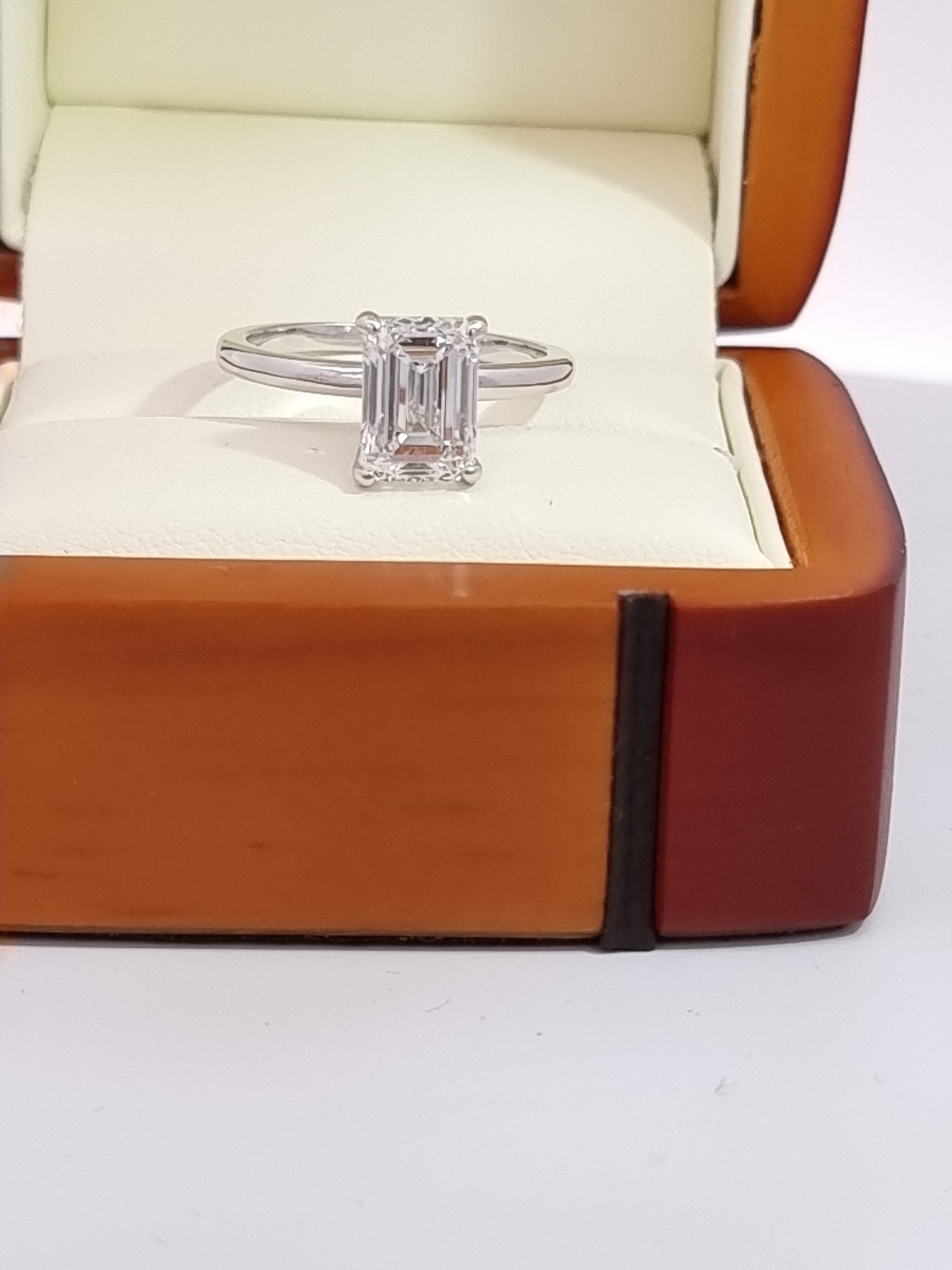Elegant IGI, 2.50 Carat, E/VVS2, Emerald Cut Diamond & Platinum Engagement Ring