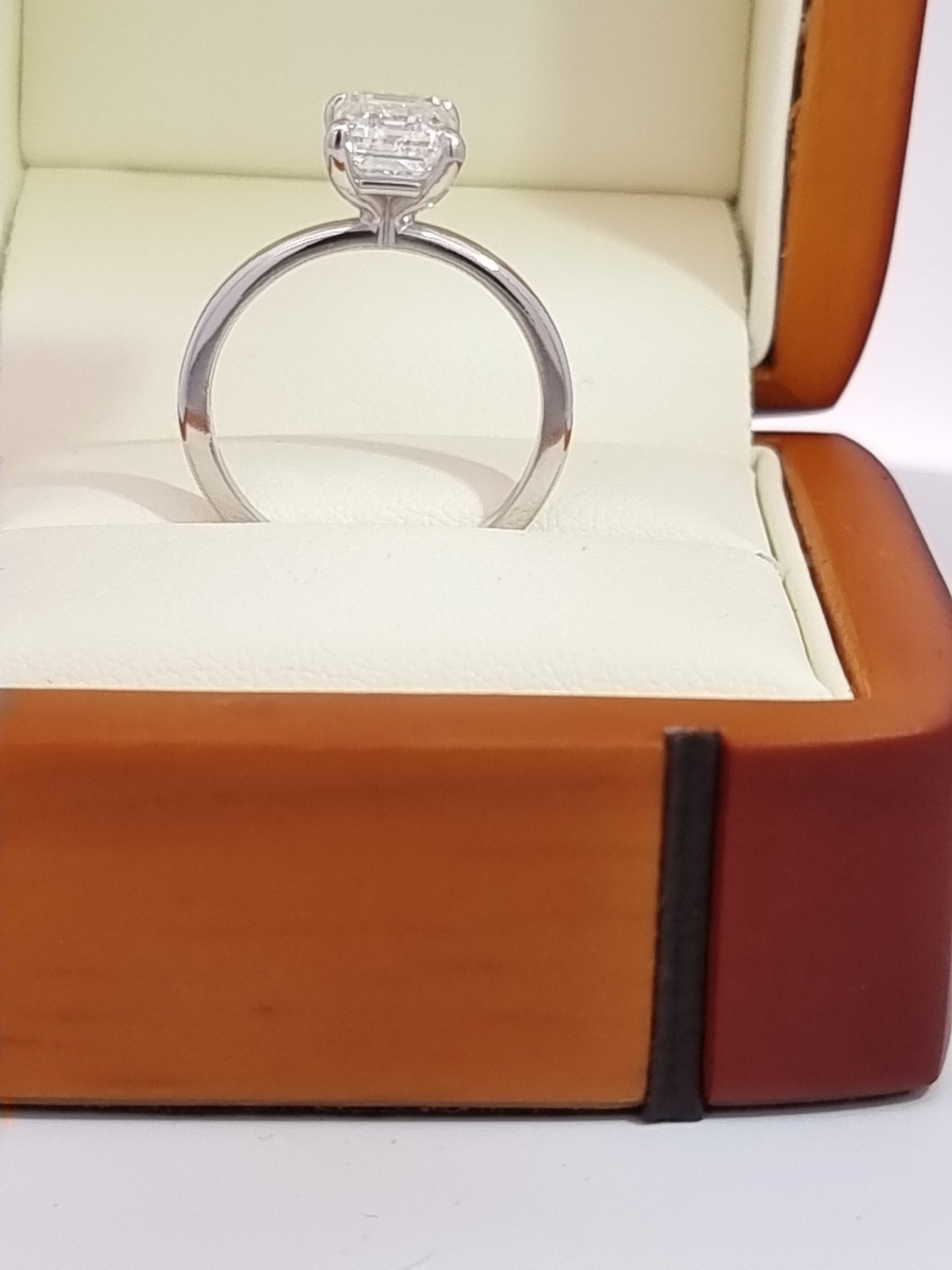 Elegant IGI, 2.50 Carat, E/VVS2, Emerald Cut Diamond & Platinum Engagement Ring