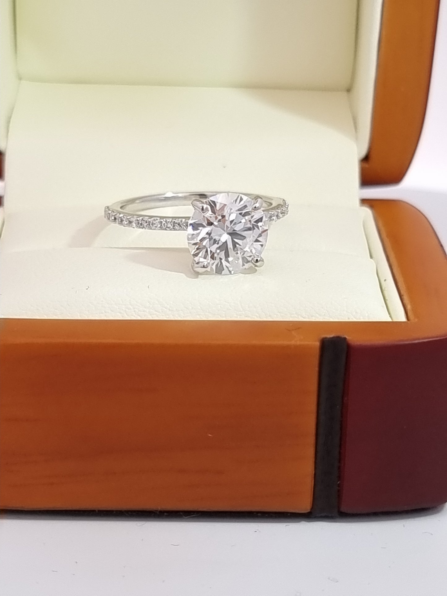 D Colour, 2.80 Carat, Round Cut LG Diamond & 18K WG Engagement Ring