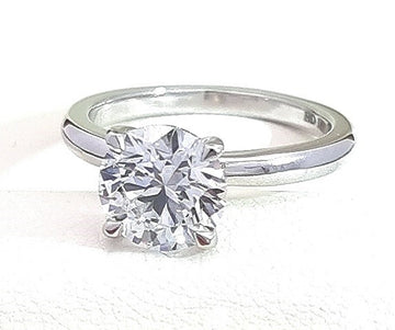 IGI, D Colour & VS1 Clarity, 2.24 Carat Round Cut Diamond Engagement Ring! Lab Grown!