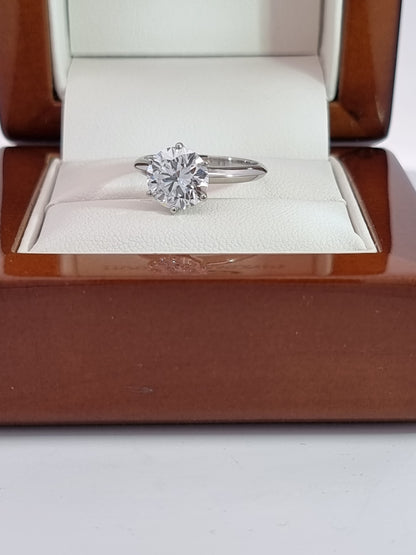 $6800 VAL: 2.25 Ct, D Colour, VS1 Clarity, LG Round Cut Diamond in Solid Platinum Setting!