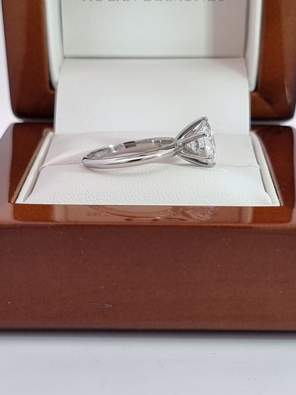 $6800 VAL: 2.25 Ct, D Colour, VS1 Clarity, LG Round Cut Diamond in Solid Platinum Setting!