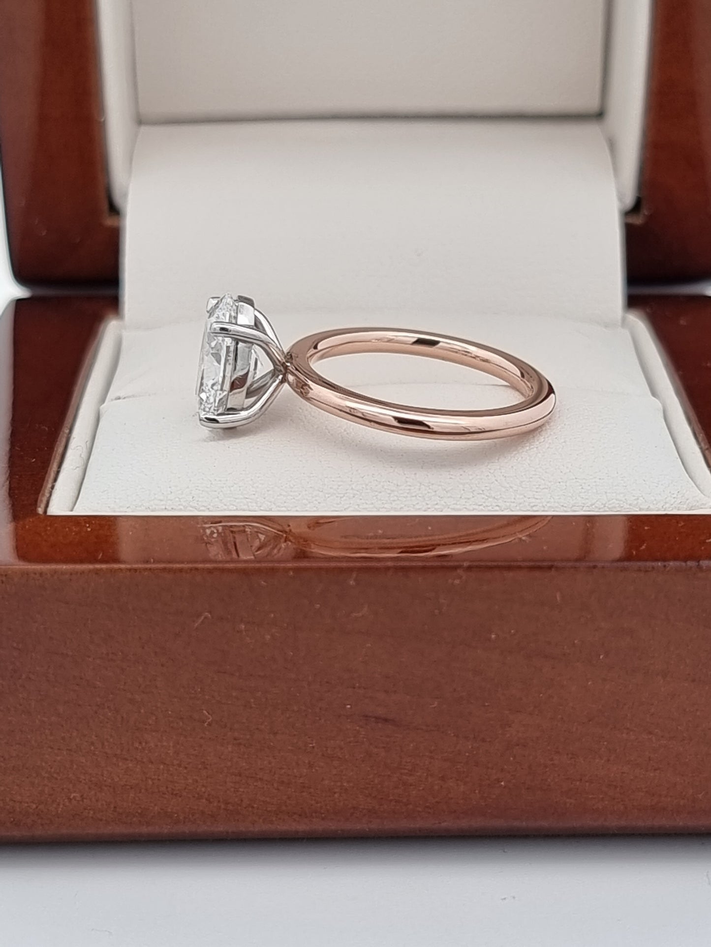 $50K+ Value! GIA Certified - 100% NATURAL 2.02 Carat Oval Cut Diamond Ring. E Colour!