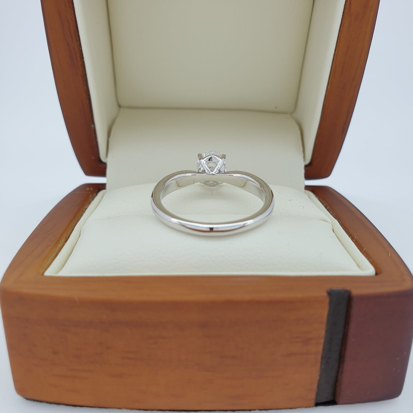 Near 1 Carat Oval Cut Diamond Engagement Ring! D Colour & $18K Value!