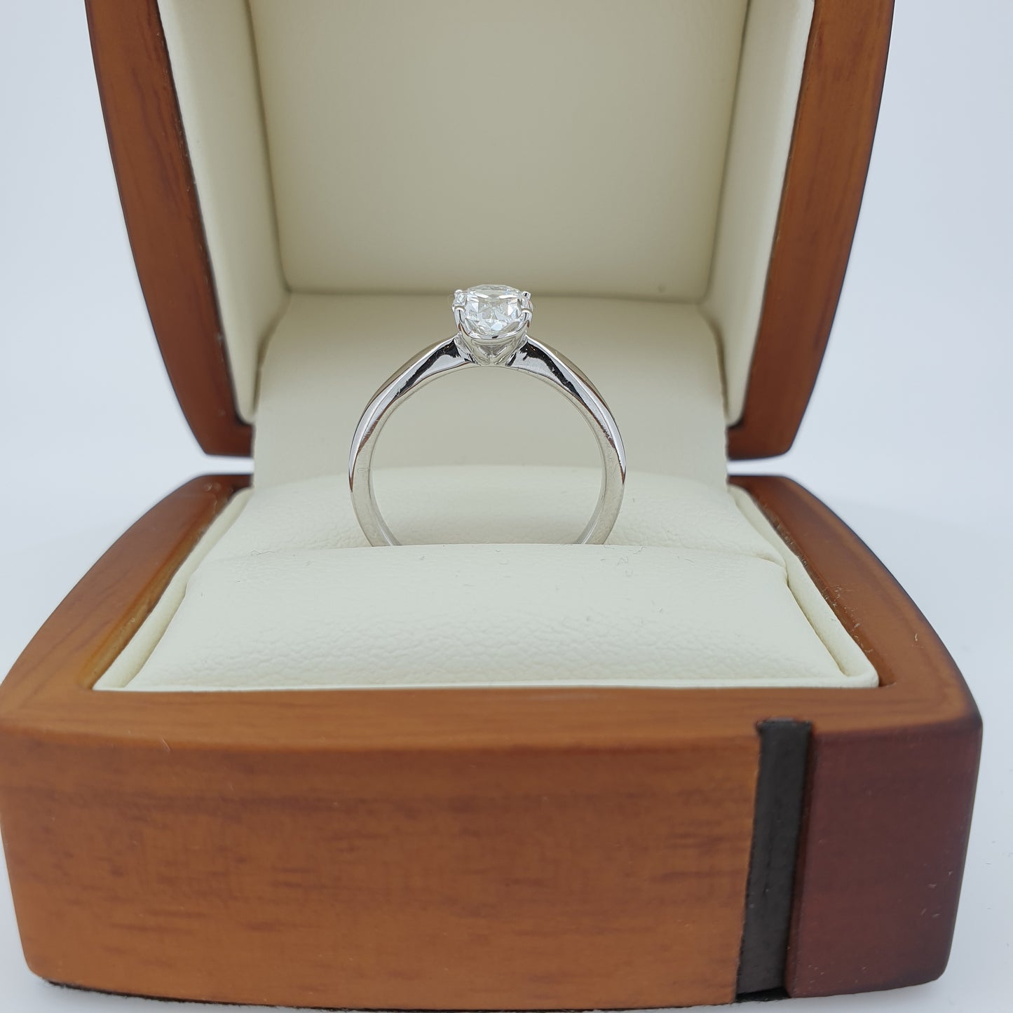 Near 1 Carat Oval Cut Diamond Engagement Ring! D Colour & $18K Value!