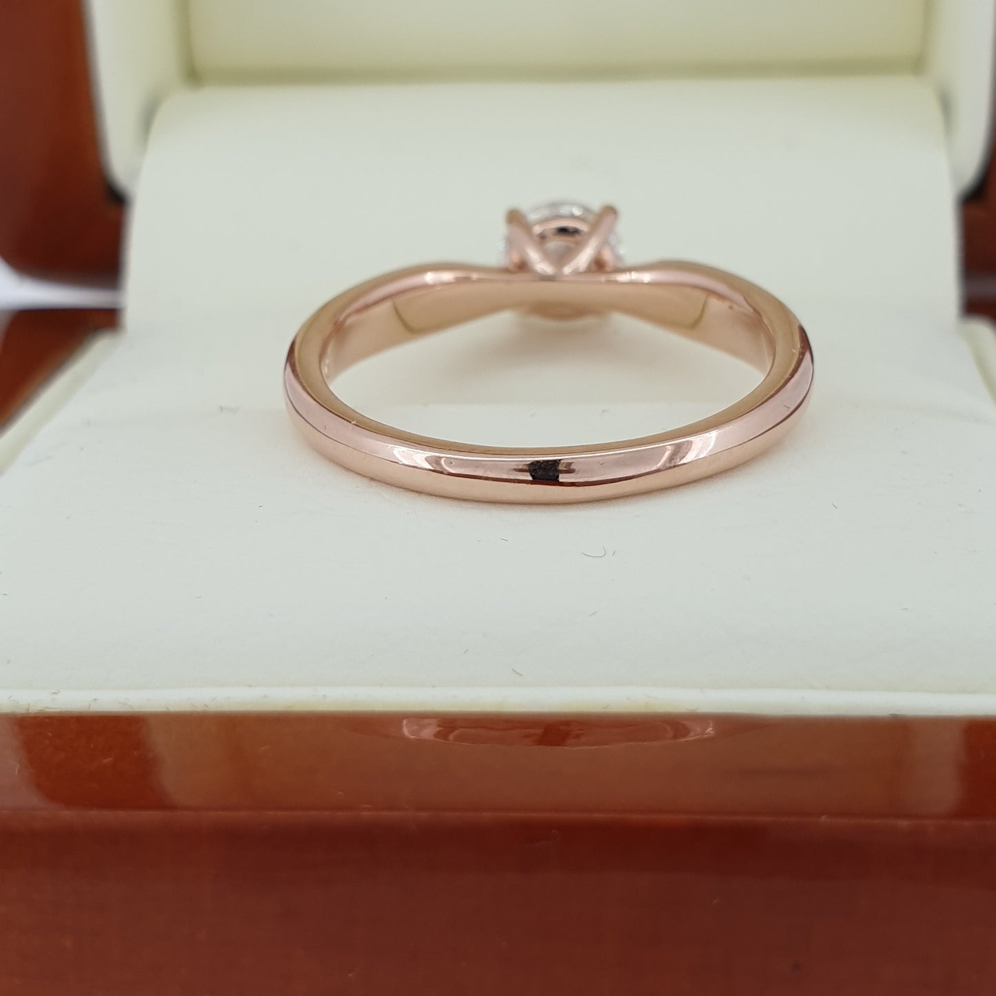 GIA Round Cut Diamond Engagement Ring. Stunning Rose Gold Setting! NEW!