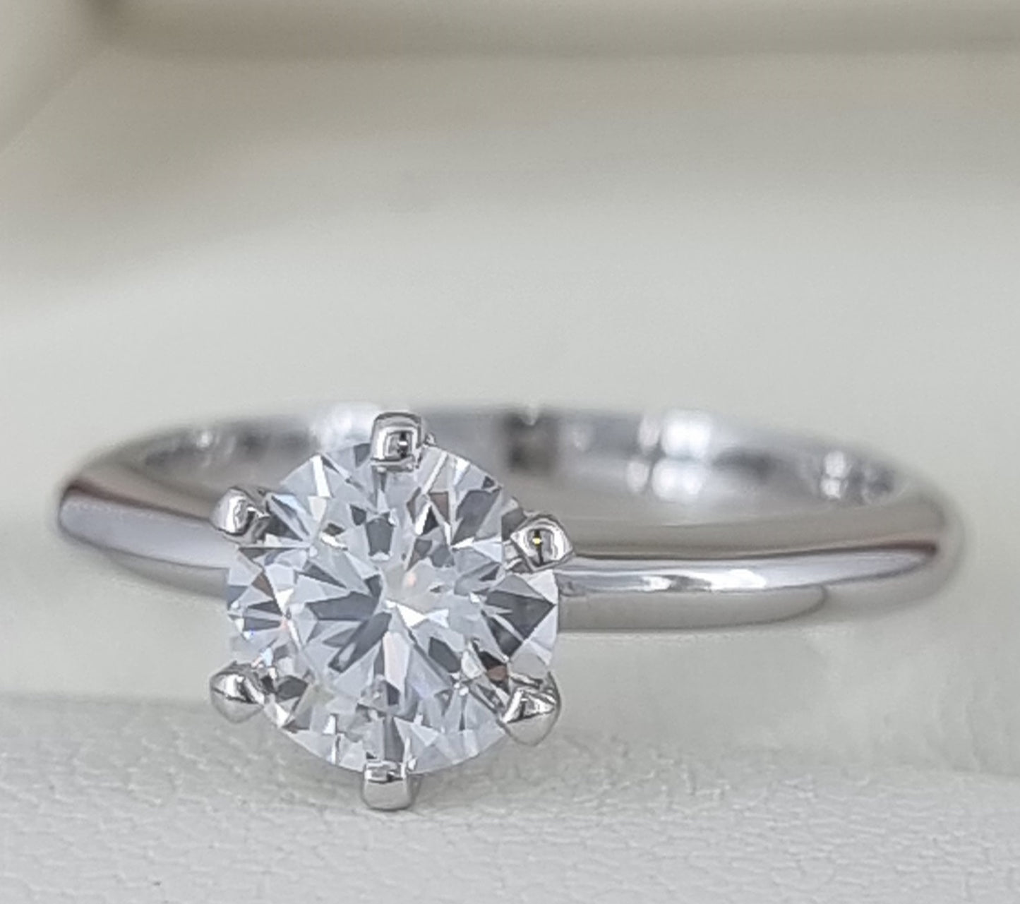 18K/Platinum Solitaire